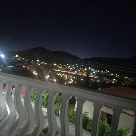 公寓 Jovanluka Nadomak Arslanaginica Mosta 特雷比涅